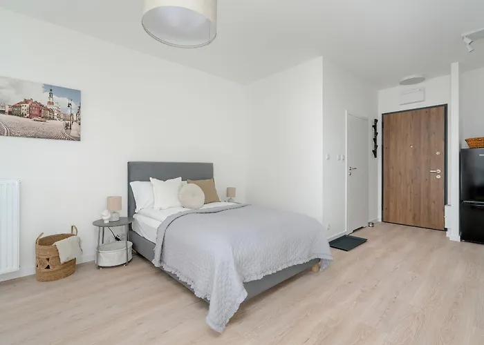 Minimalist Wojciechowskiego With Parking In By Renters Познань